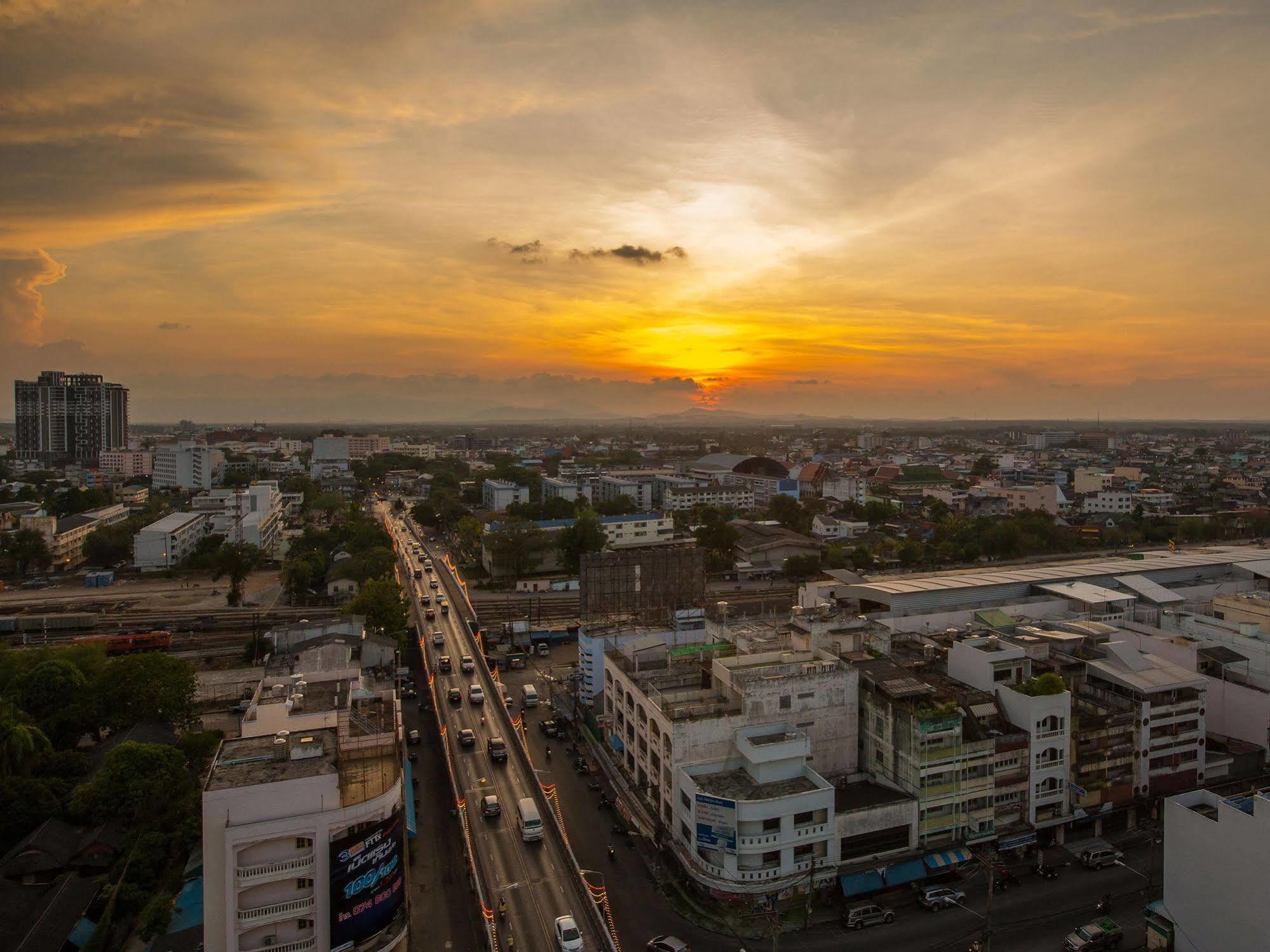 V.L. Hatyai Hotel Hat Yai Exterior photo